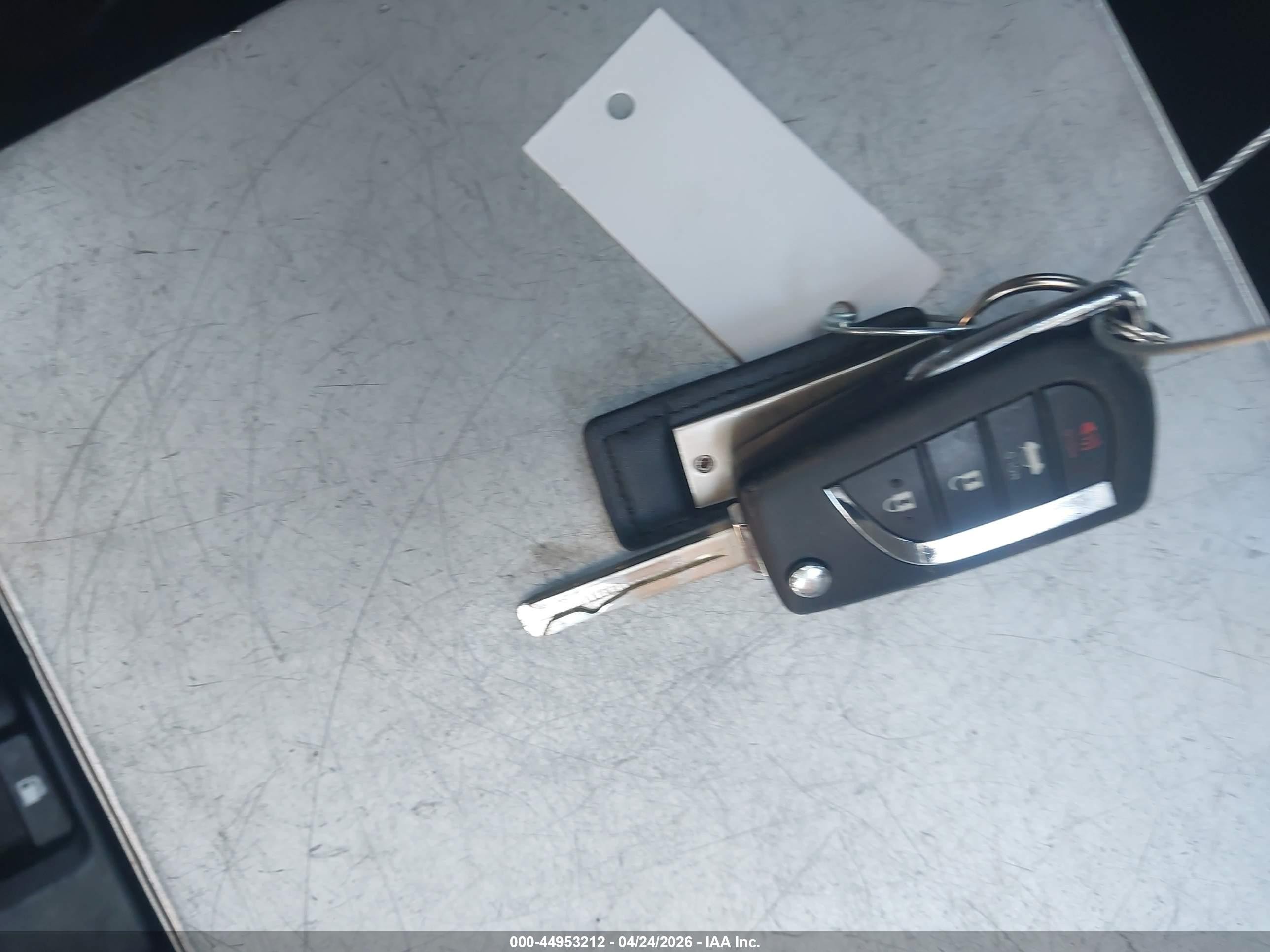 2022 Toyota Corolla Le White vin: JTDEPMAE6NJ203415