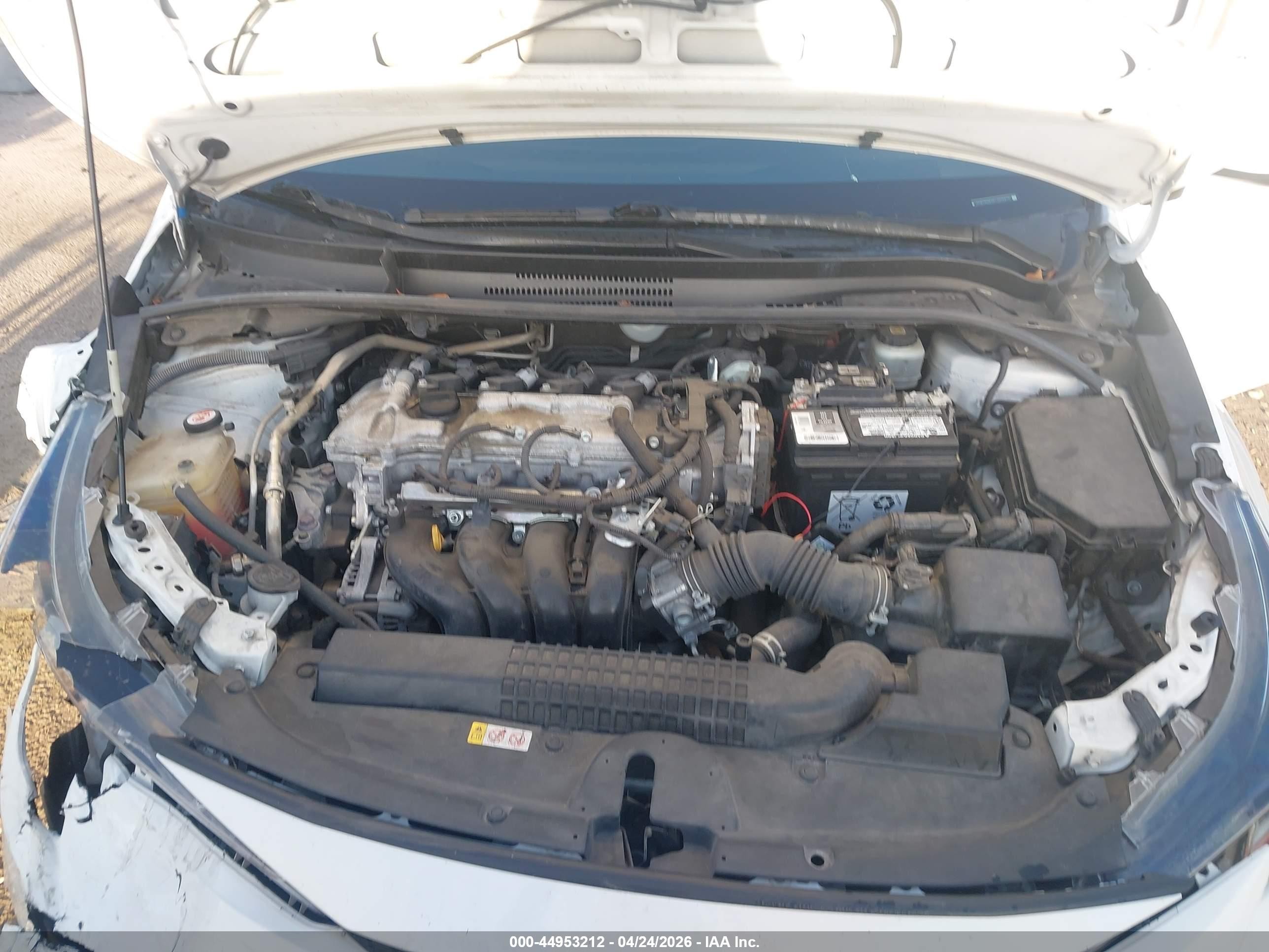 2022 Toyota Corolla Le White vin: JTDEPMAE6NJ203415