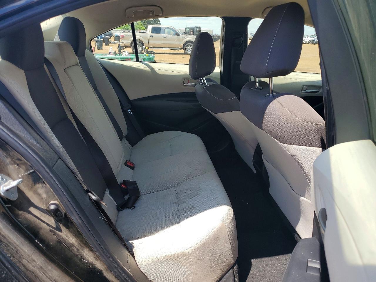 2021 Toyota Corolla Le Black vin: JTDEPMAE7MJ143790