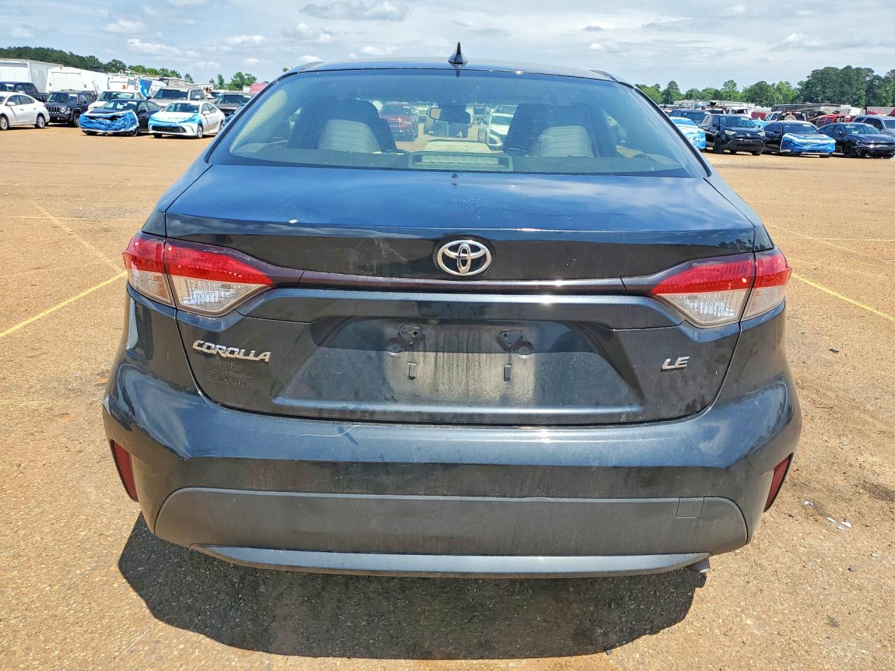 2021 Toyota Corolla Le Black vin: JTDEPMAE7MJ143790