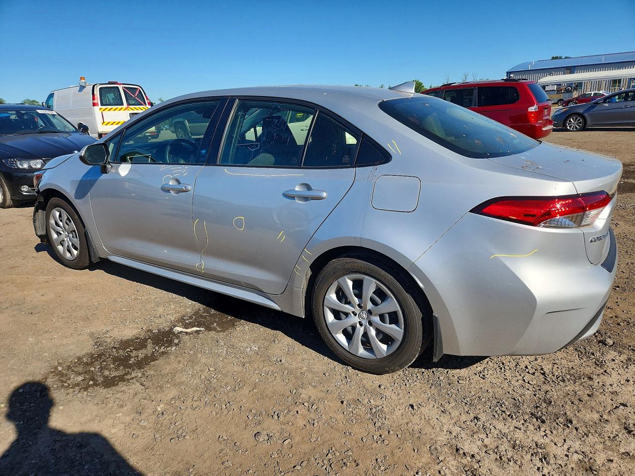 2022 Toyota Corolla Le Silver vin: JTDEPMAE7N3030248