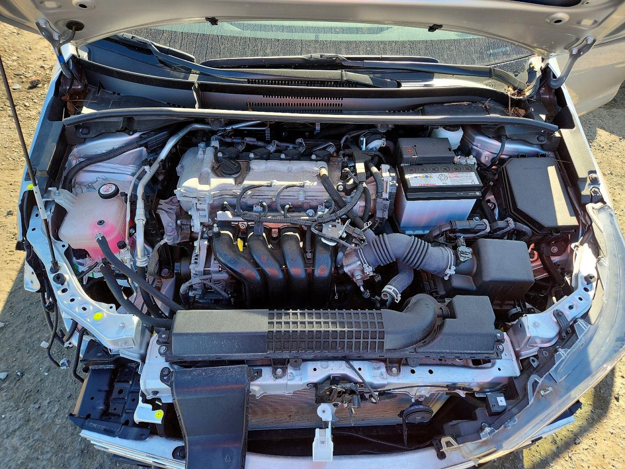 2022 Toyota Corolla Le Silver vin: JTDEPMAE7N3030248