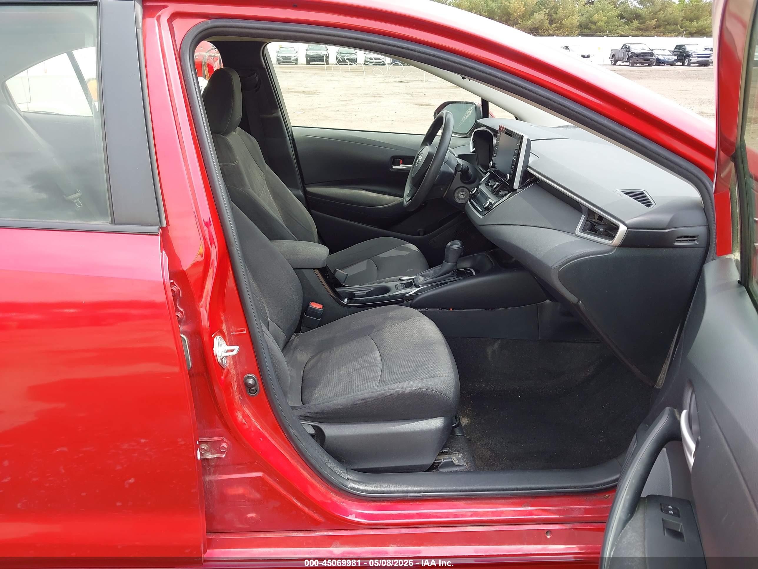 2021 Toyota Corolla Le Red vin: JTDEPMAE8MJ117716