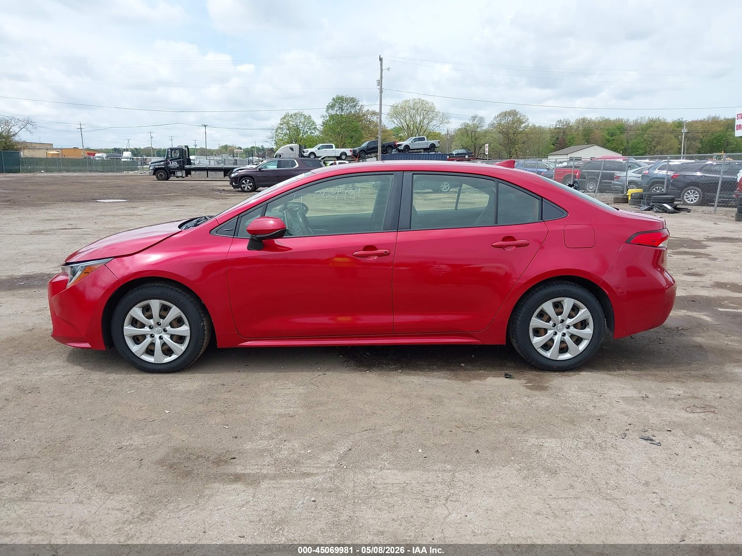 2021 Toyota Corolla Le Red vin: JTDEPMAE8MJ117716
