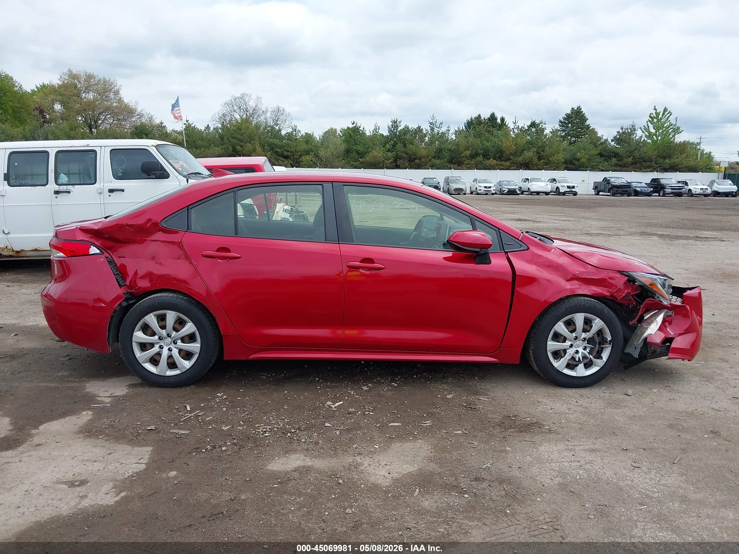 2021 Toyota Corolla Le Red vin: JTDEPMAE8MJ117716