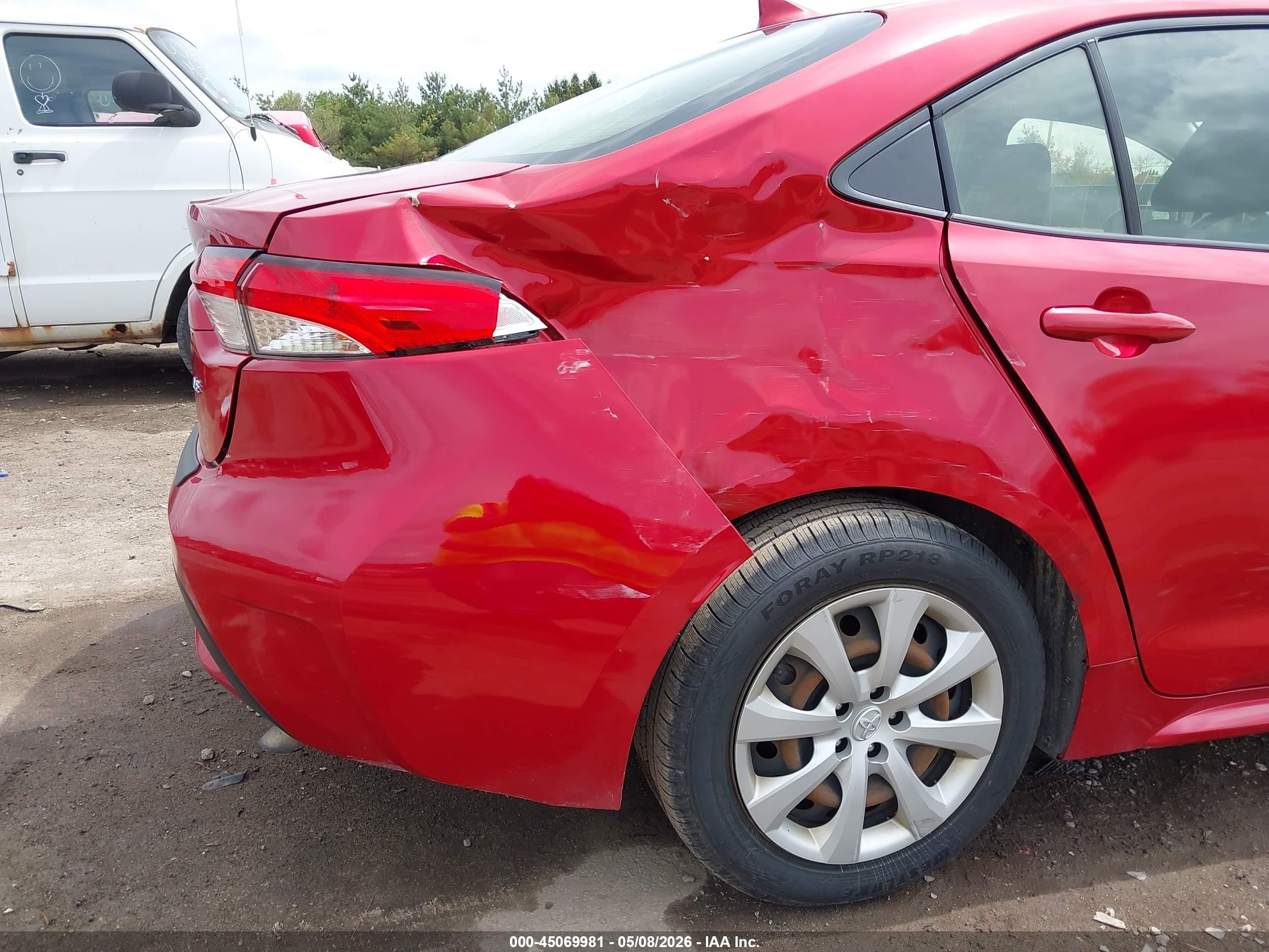 2021 Toyota Corolla Le Red vin: JTDEPMAE8MJ117716