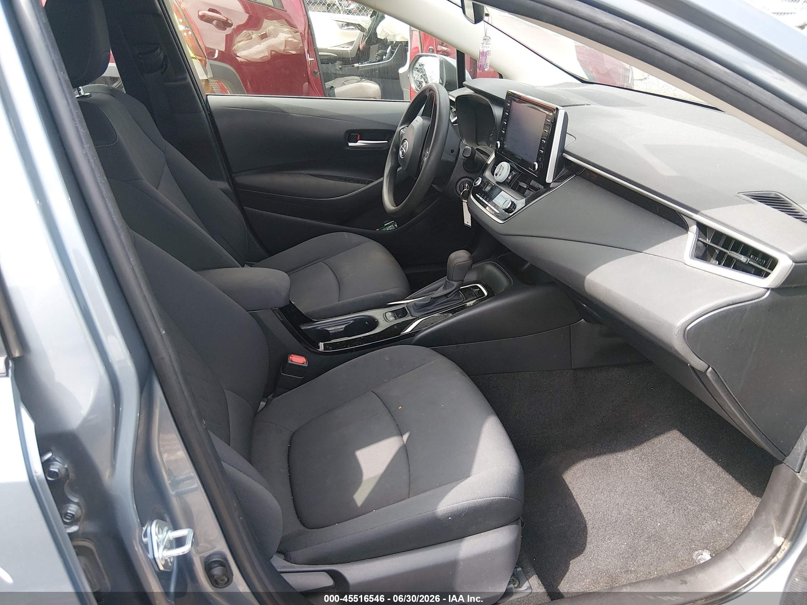 2021 Toyota Corolla Le Light Blue vin: JTDEPMAE8MJ159318