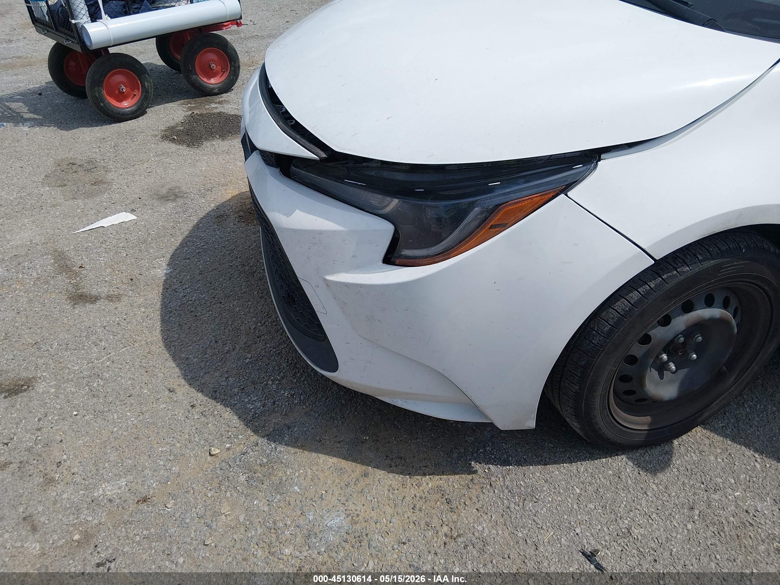 2021 Toyota Corolla Le Белый vin: JTDEPMAE8MJ176233