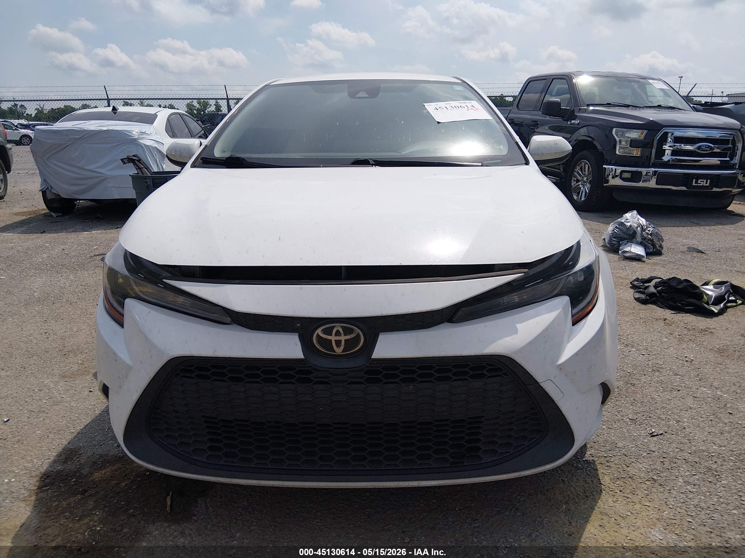 2021 Toyota Corolla Le Белый vin: JTDEPMAE8MJ176233