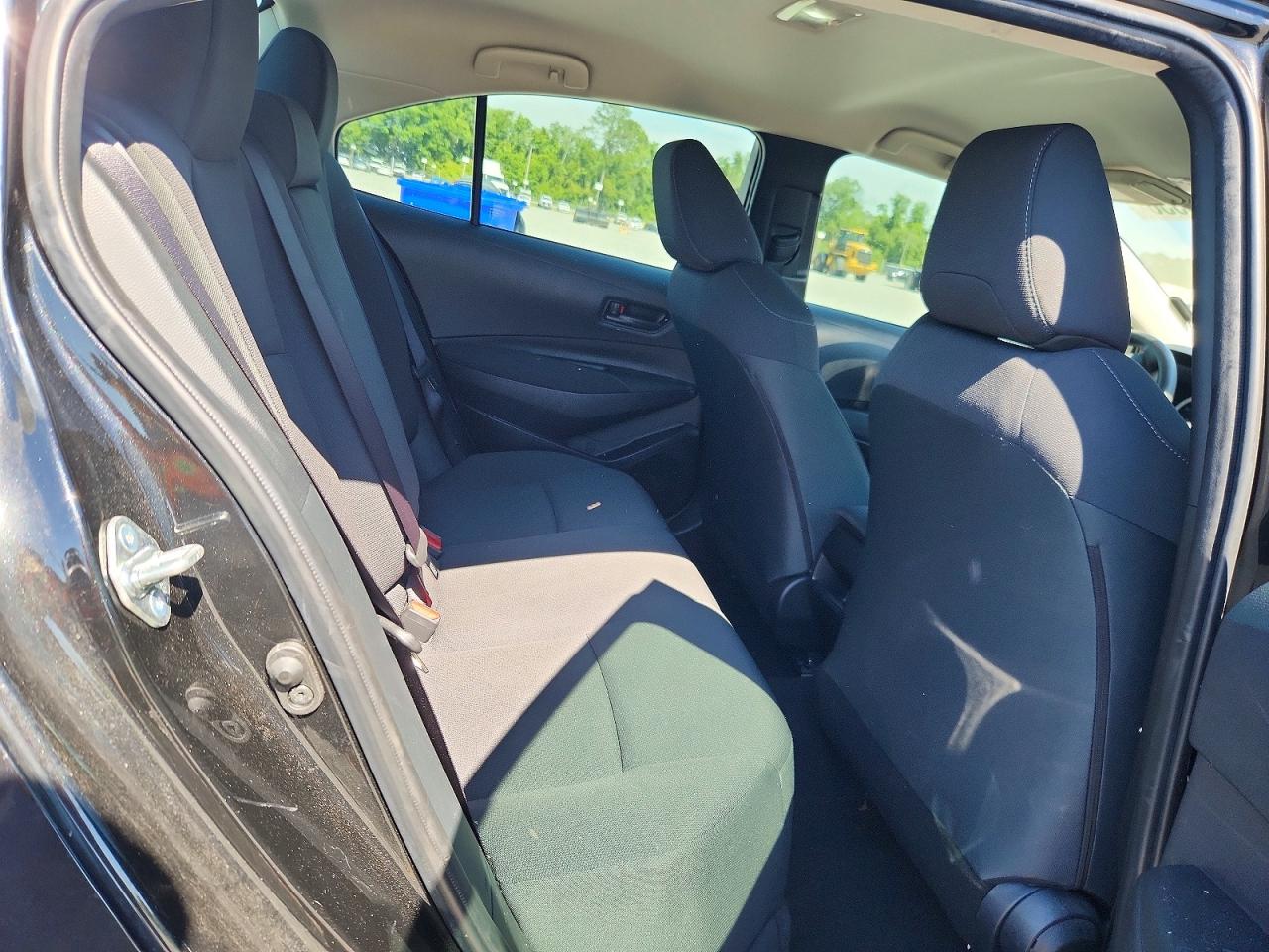 2022 Toyota Corolla Le Black vin: JTDEPMAE8NJ222810