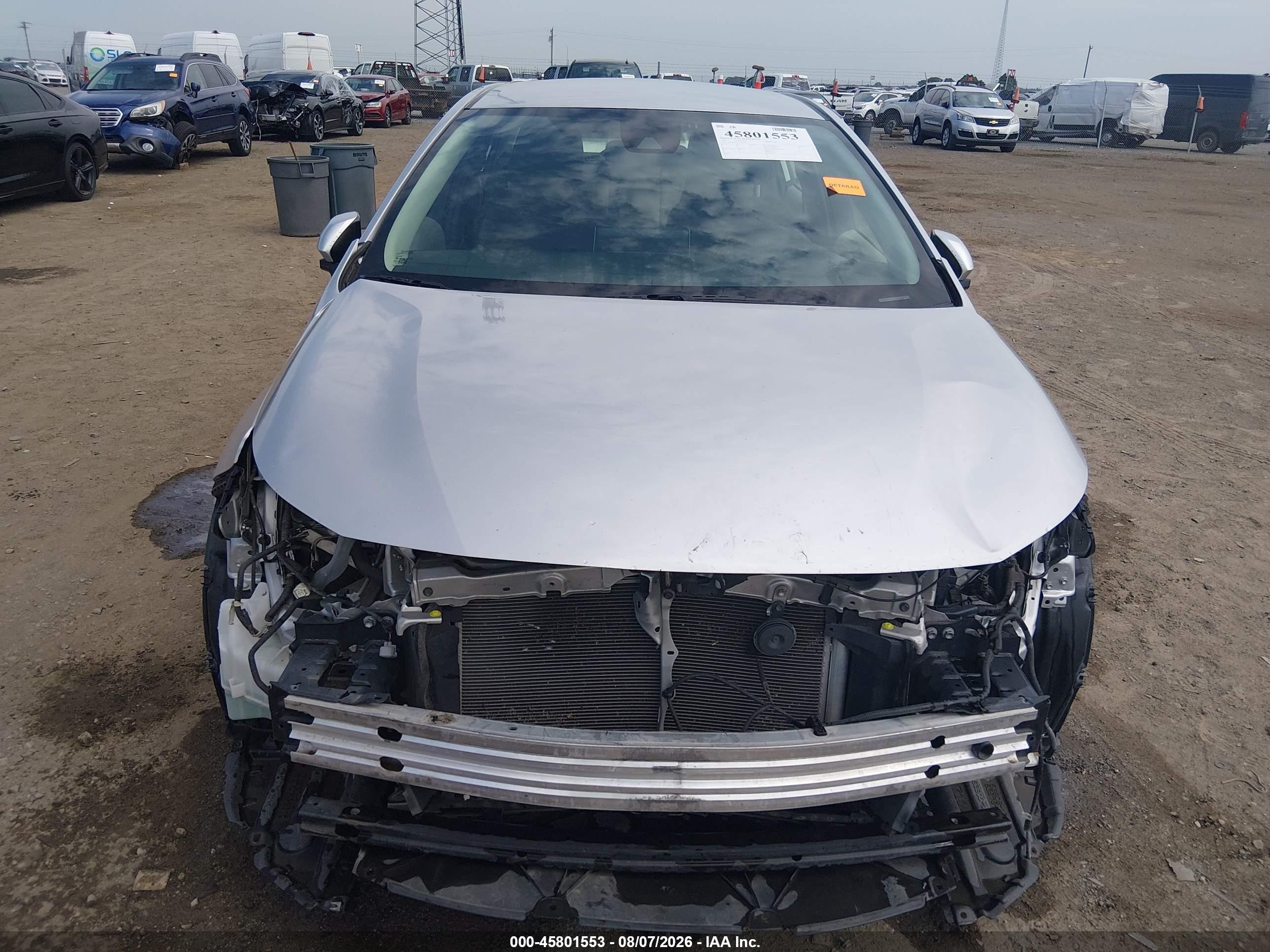 2021 Toyota Corolla Le Silver vin: JTDEPMAE9MJ145931