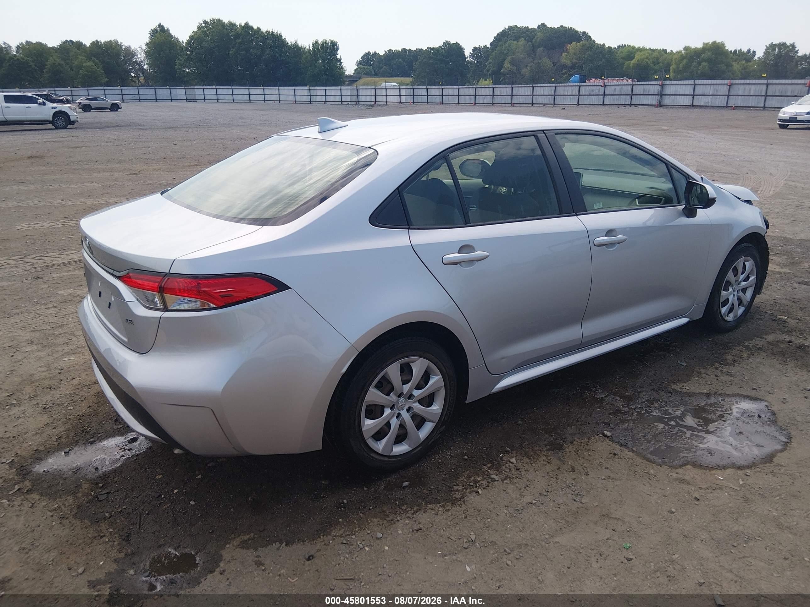 2021 Toyota Corolla Le Silver vin: JTDEPMAE9MJ145931