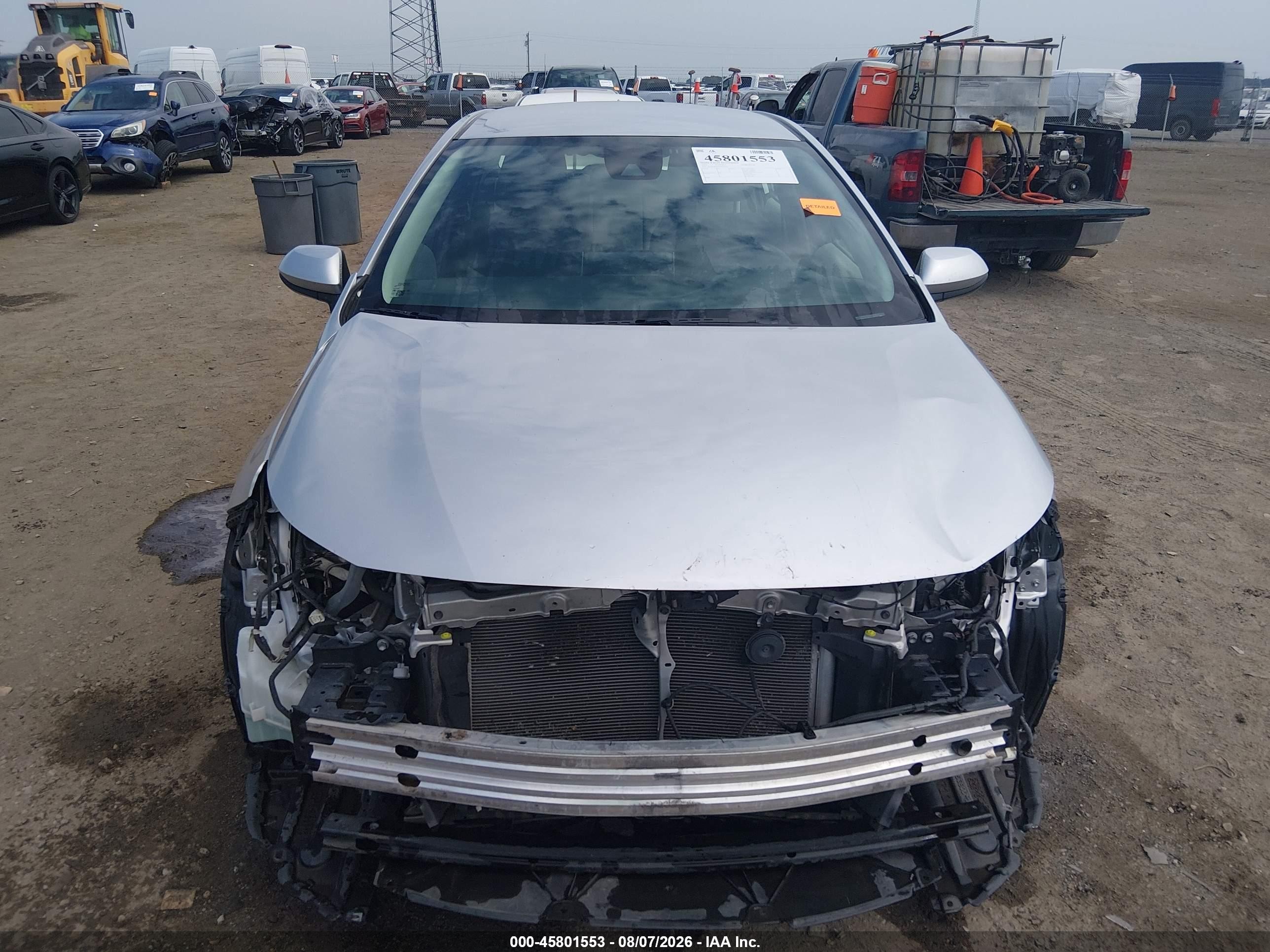2021 Toyota Corolla Le Silver vin: JTDEPMAE9MJ145931