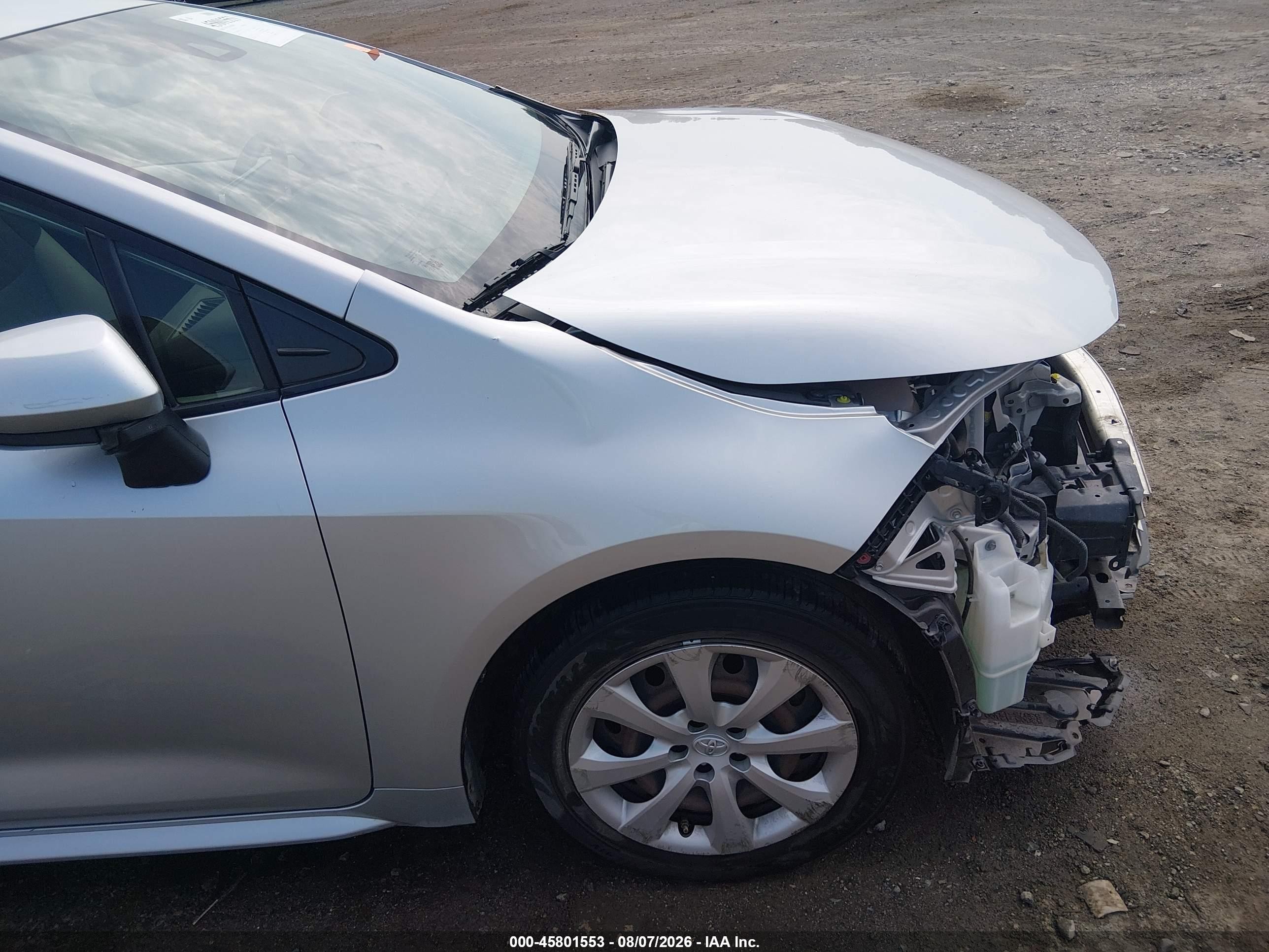 2021 Toyota Corolla Le Silver vin: JTDEPMAE9MJ145931