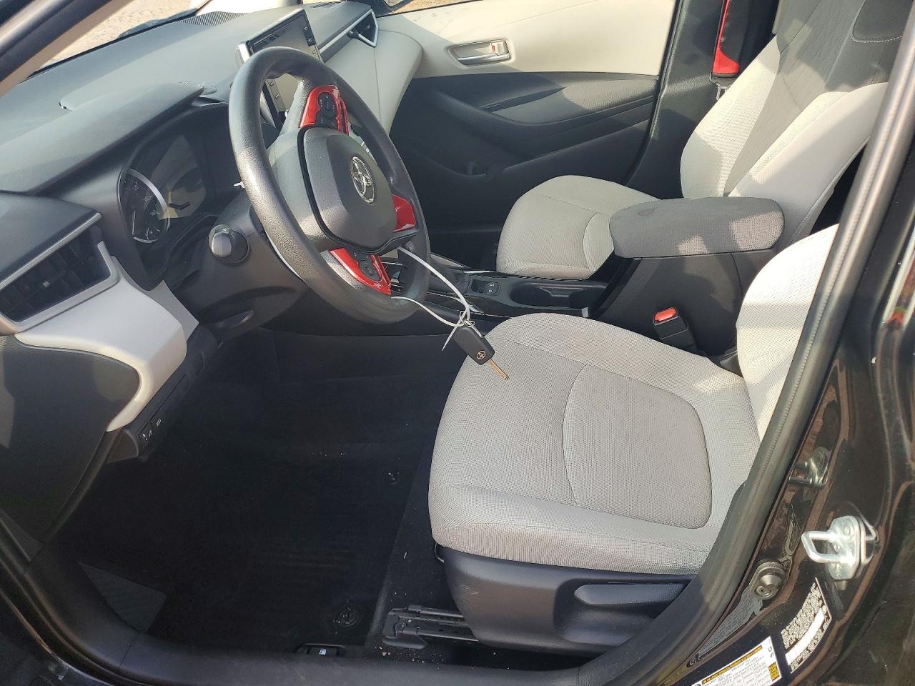 2021 Toyota Corolla Le Black vin: JTDEPMAEXMJ177397