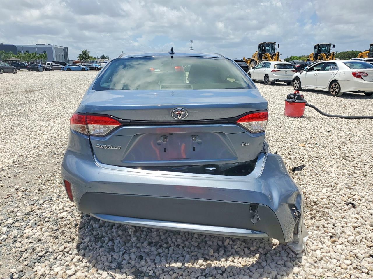 2021 Toyota Corolla Le Blue vin: JTDEPMAEXMJ184608
