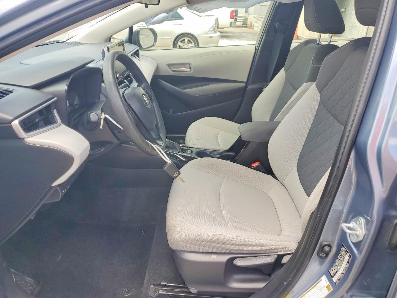2021 Toyota Corolla Le Blue vin: JTDEPMAEXMJ184608