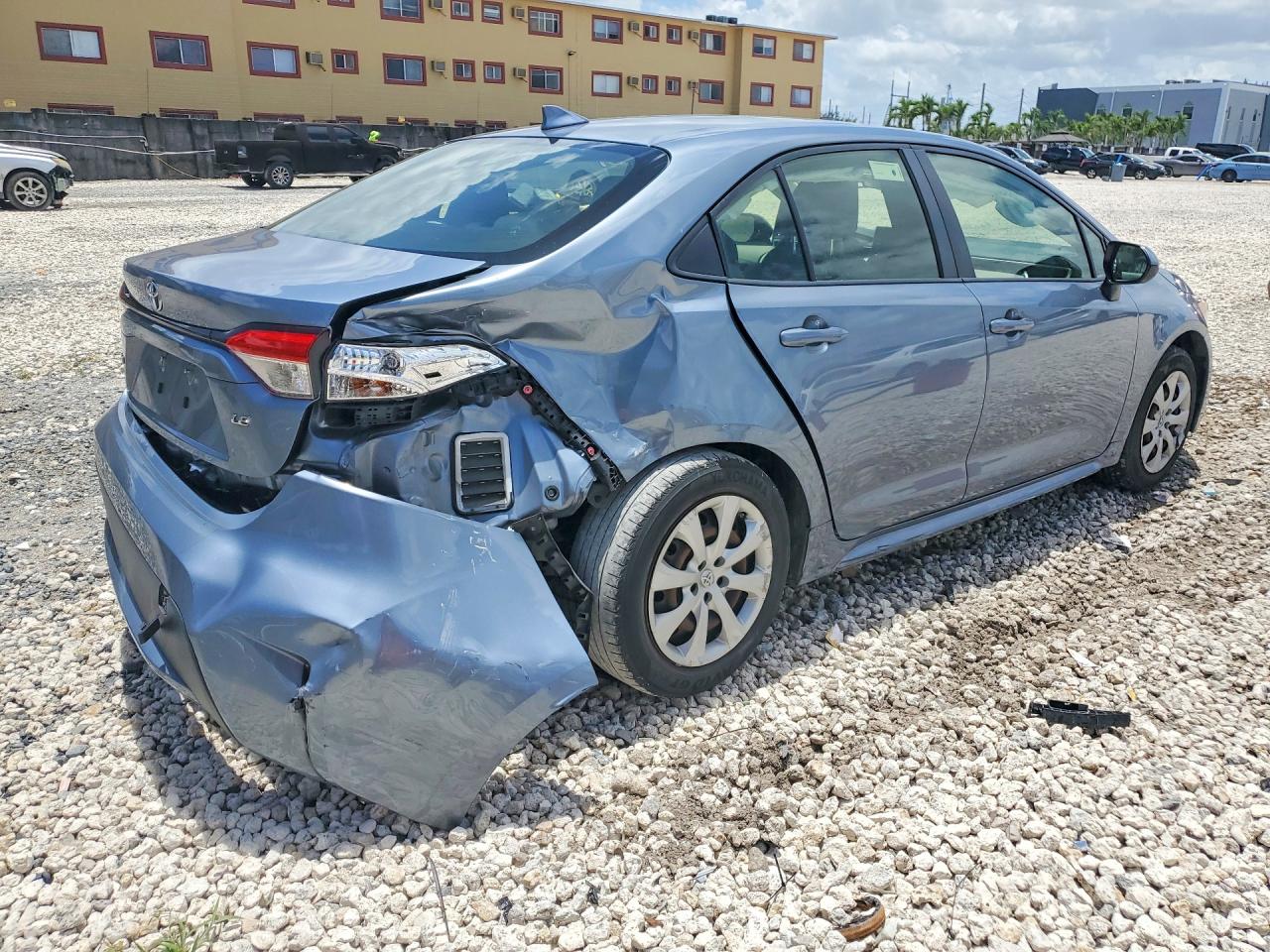 2021 Toyota Corolla Le Blue vin: JTDEPMAEXMJ184608