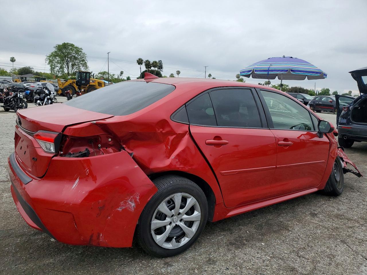 2021 Toyota Corolla Le Red vin: JTDEPMAEXMJ186956