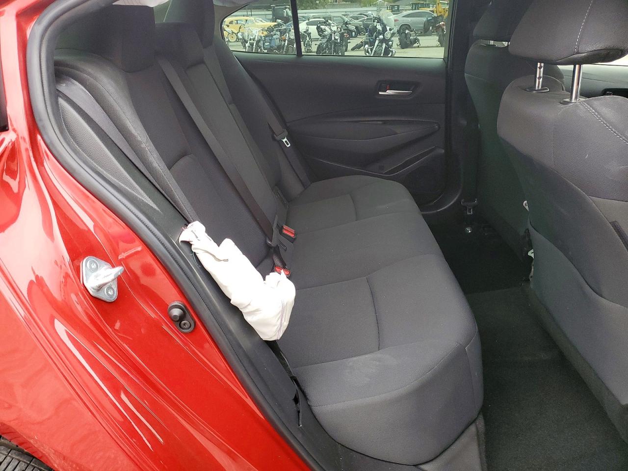 2021 Toyota Corolla Le Red vin: JTDEPMAEXMJ186956