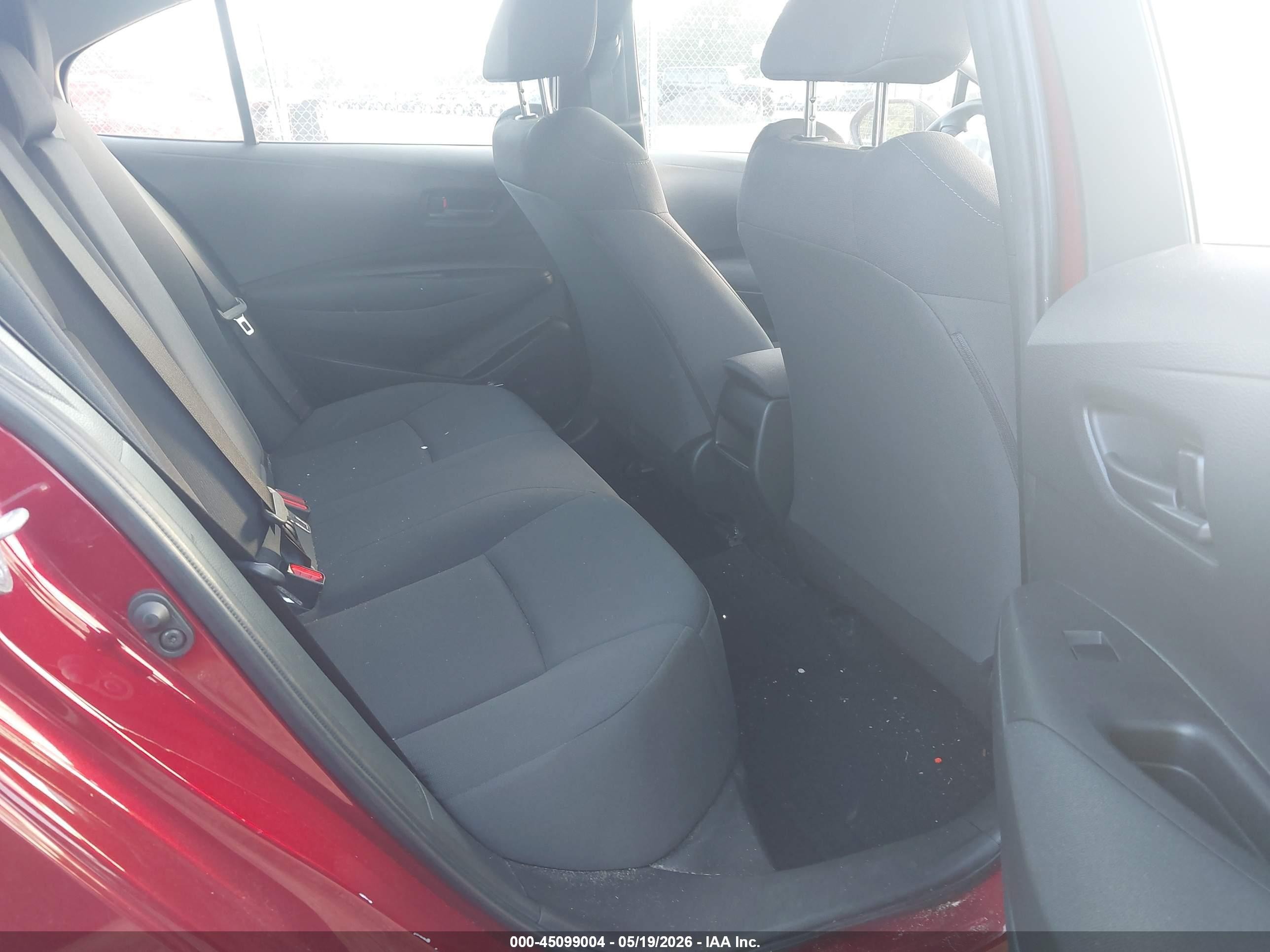 2022 Toyota Corolla Le Red vin: JTDEPMAEXNJ208469