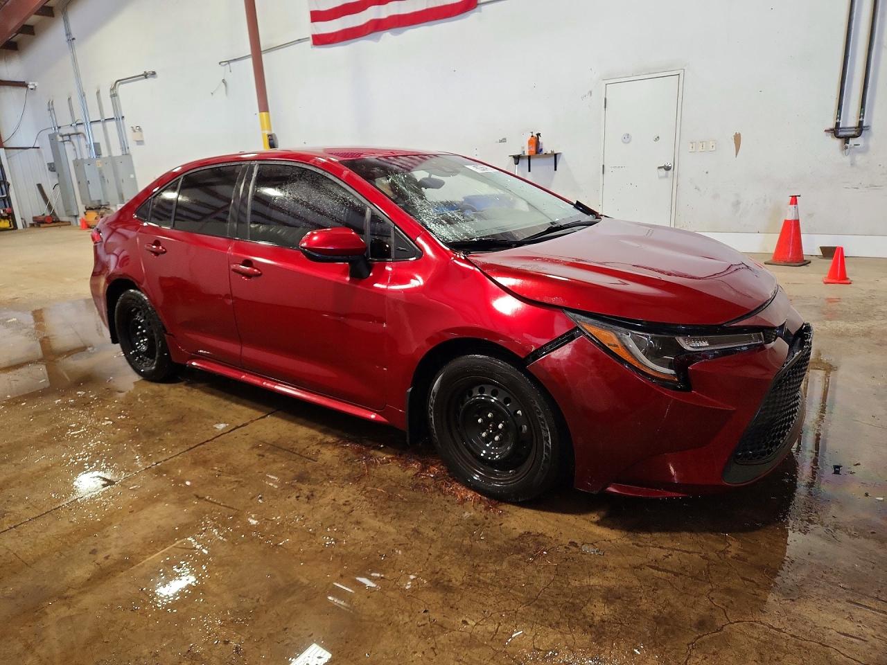 2022 Toyota Corolla Le Red vin: JTDEPMAEXNJ215275