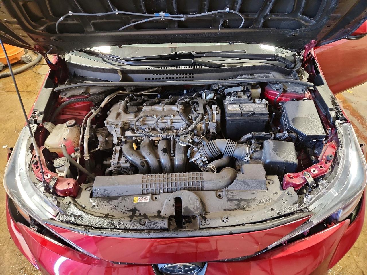 2022 Toyota Corolla Le Red vin: JTDEPMAEXNJ215275