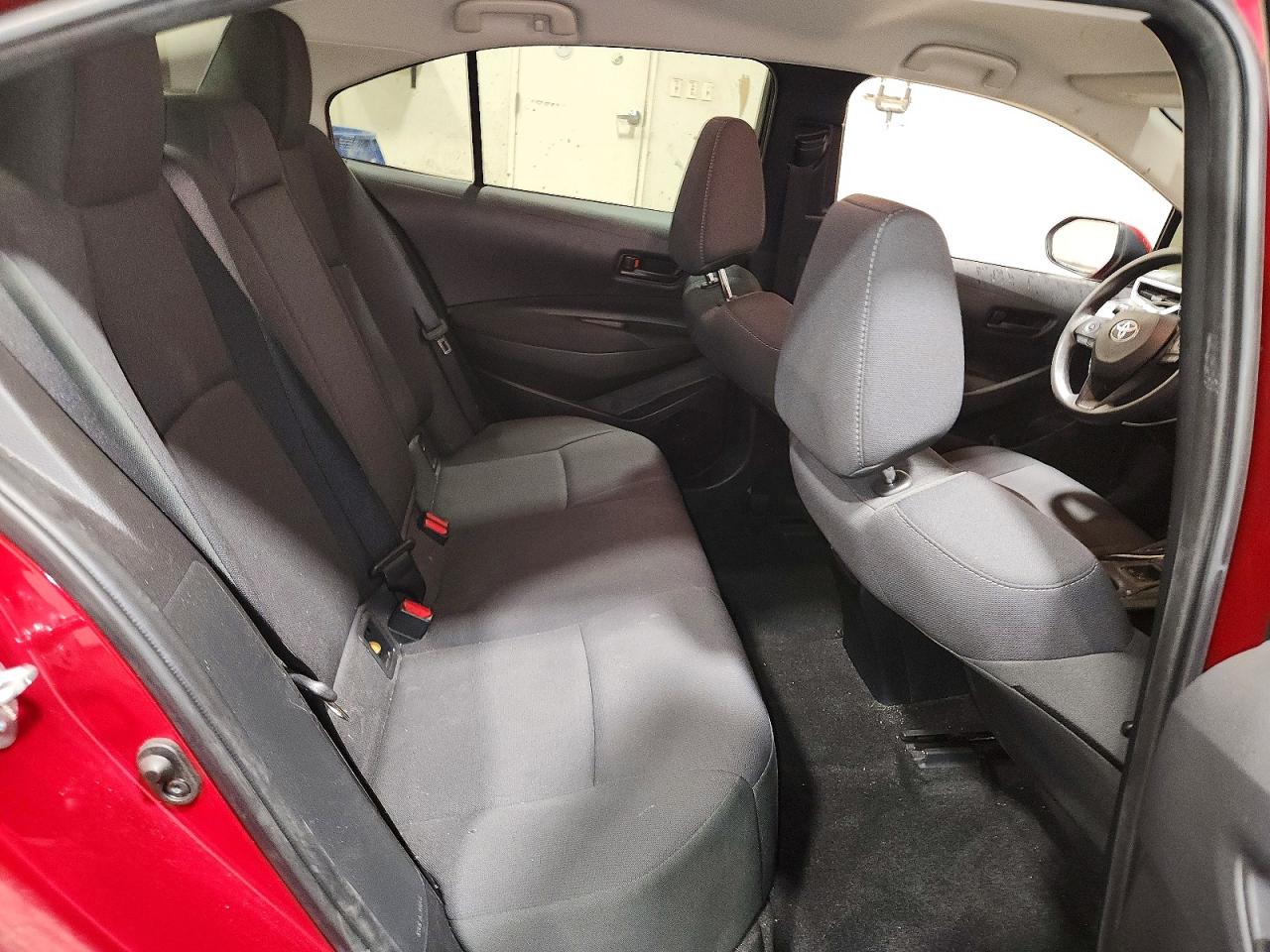 2022 Toyota Corolla Le Red vin: JTDEPMAEXNJ215275