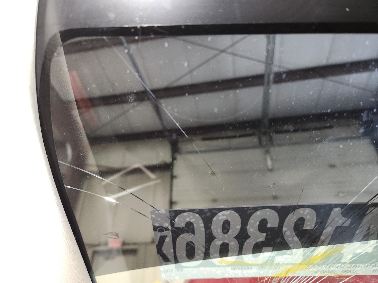 2022 Toyota Corolla Le Red vin: JTDEPMAEXNJ215275 Damage: Windshield, Broken, Replacement Required