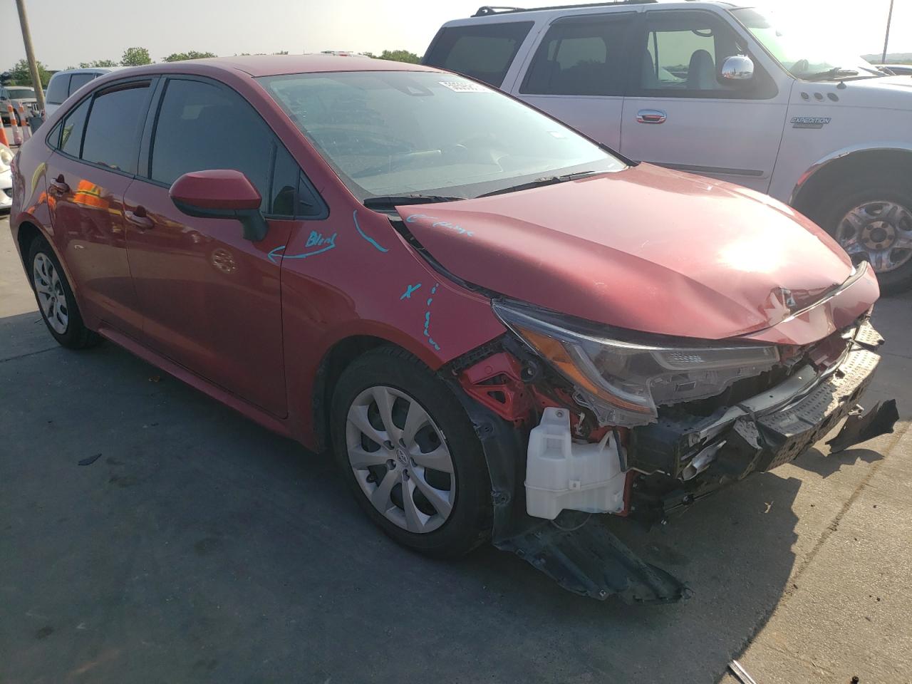 2020 Toyota Corolla Le Red vin: JTDEPRAE0LJ060276