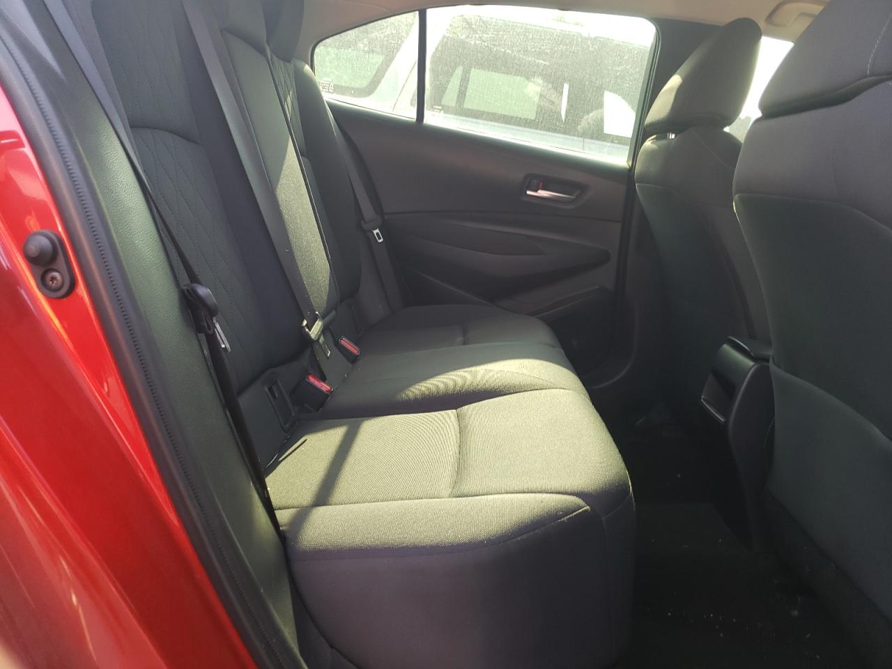 2020 Toyota Corolla Le Red vin: JTDEPRAE0LJ060276