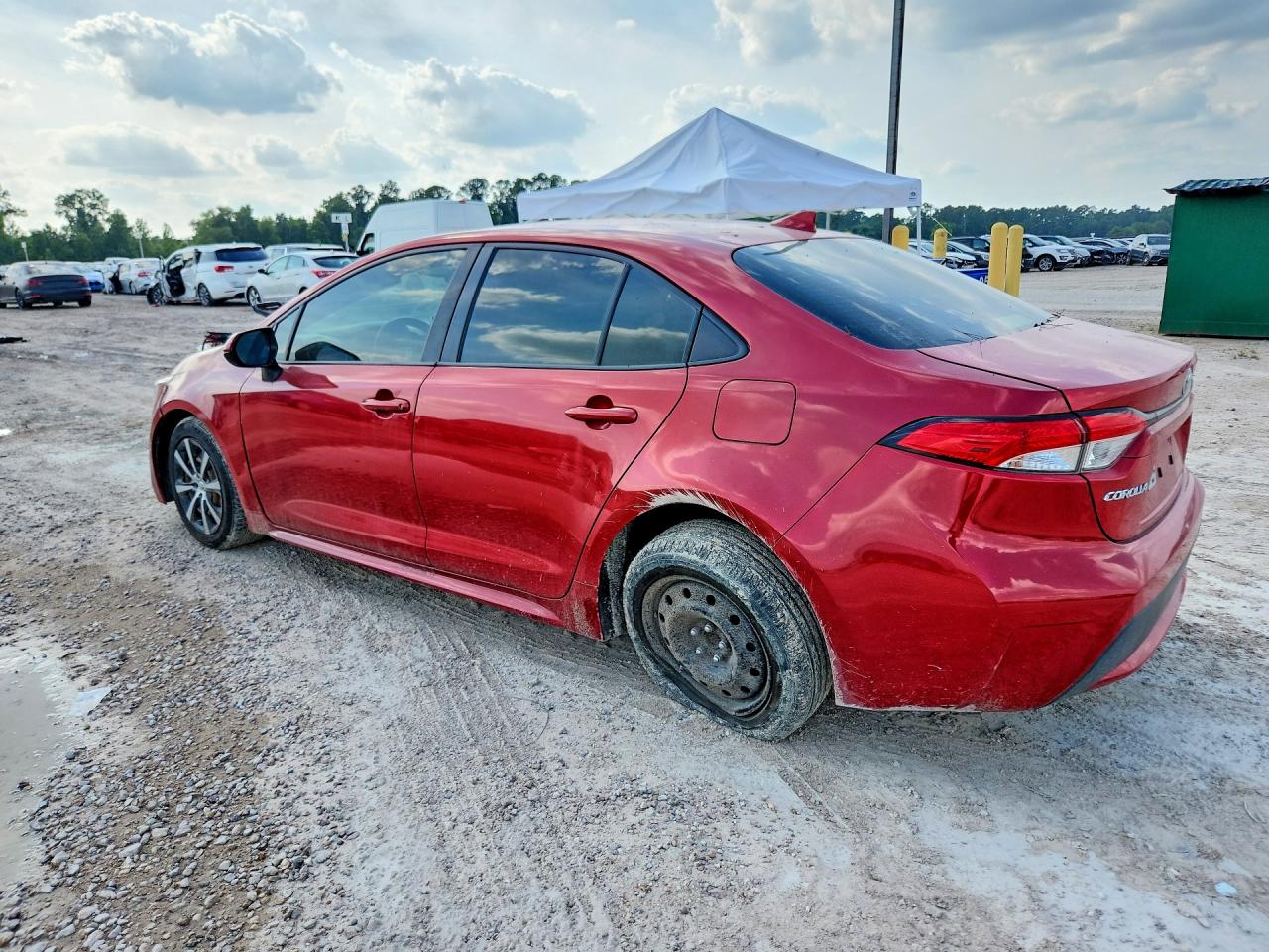 2020 Toyota Corolla Le Red vin: JTDEPRAE0LJ060276