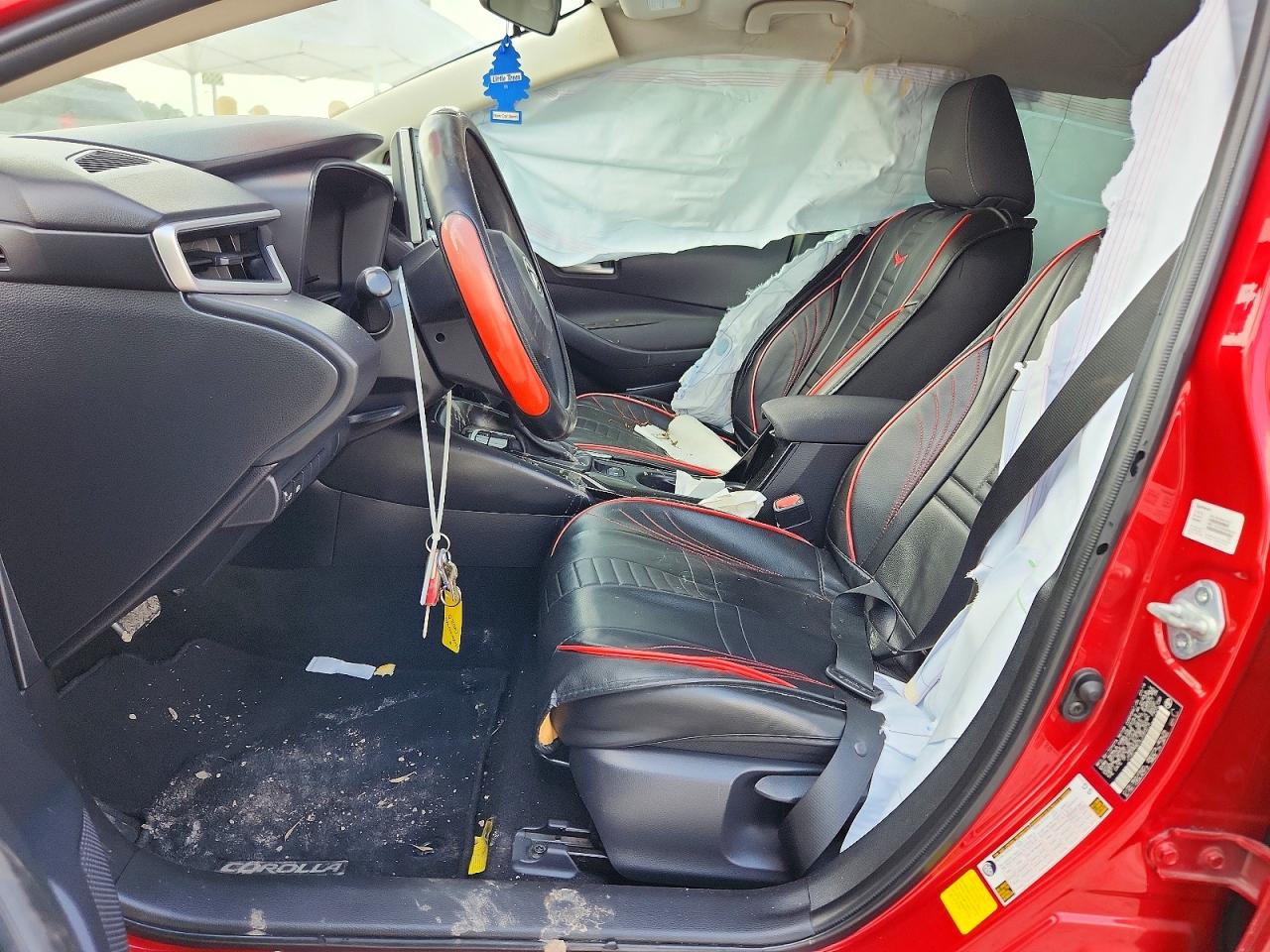 2020 Toyota Corolla Le Red vin: JTDEPRAE0LJ060276