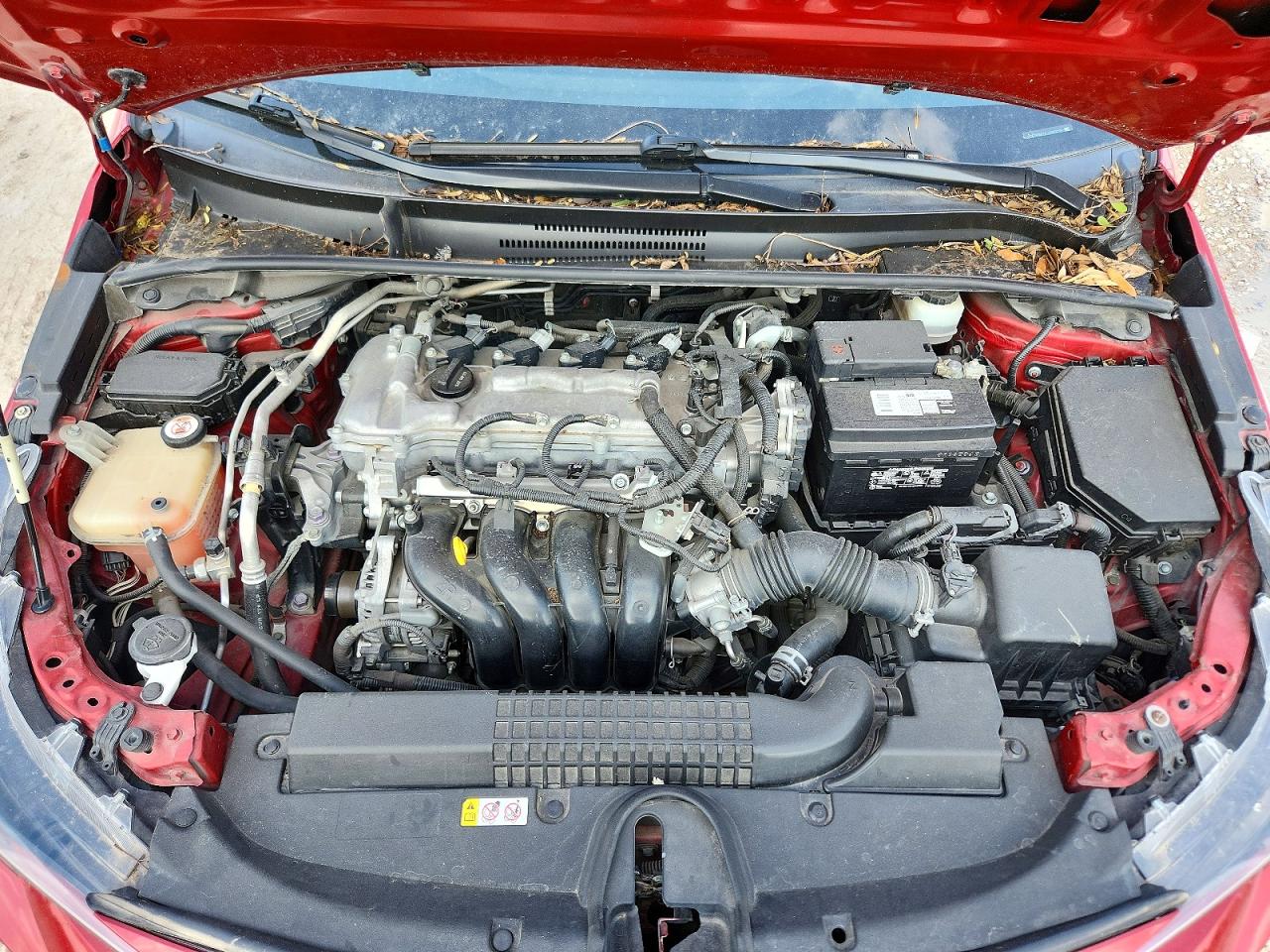 2020 Toyota Corolla Le Red vin: JTDEPRAE0LJ060276