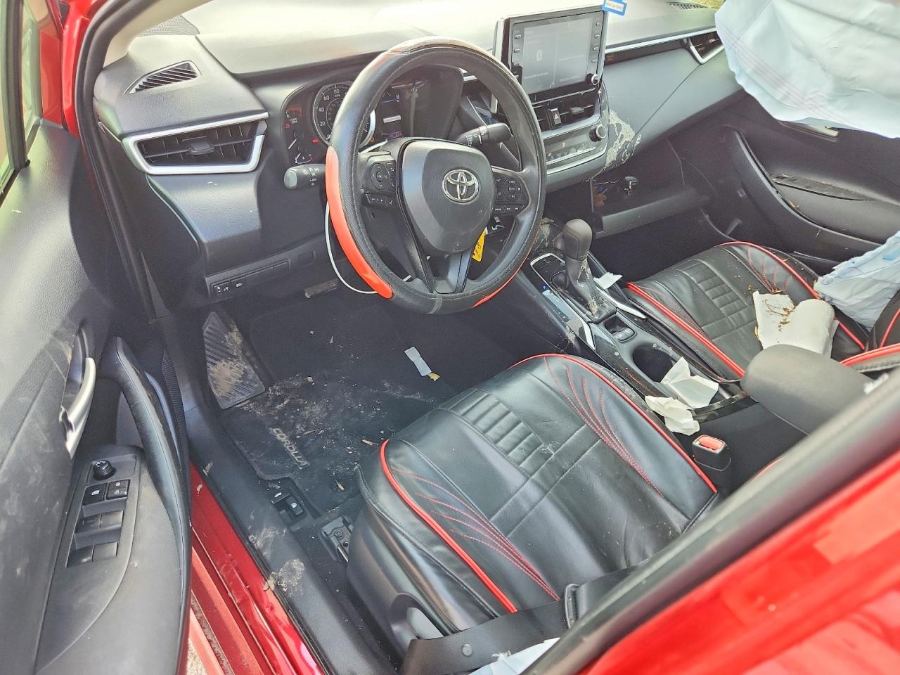 2020 Toyota Corolla Le Red vin: JTDEPRAE0LJ060276