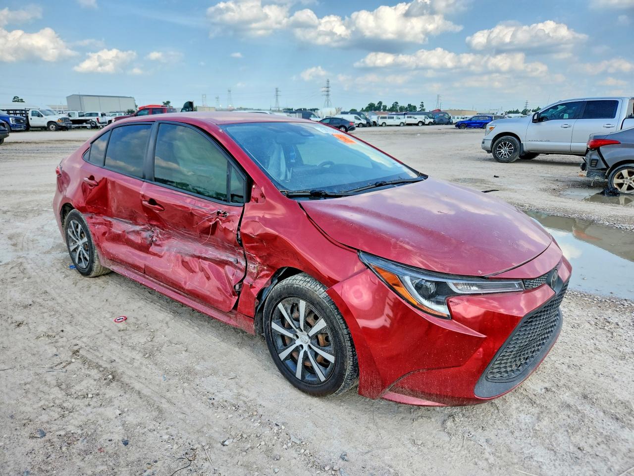 2020 Toyota Corolla Le Red vin: JTDEPRAE0LJ060276