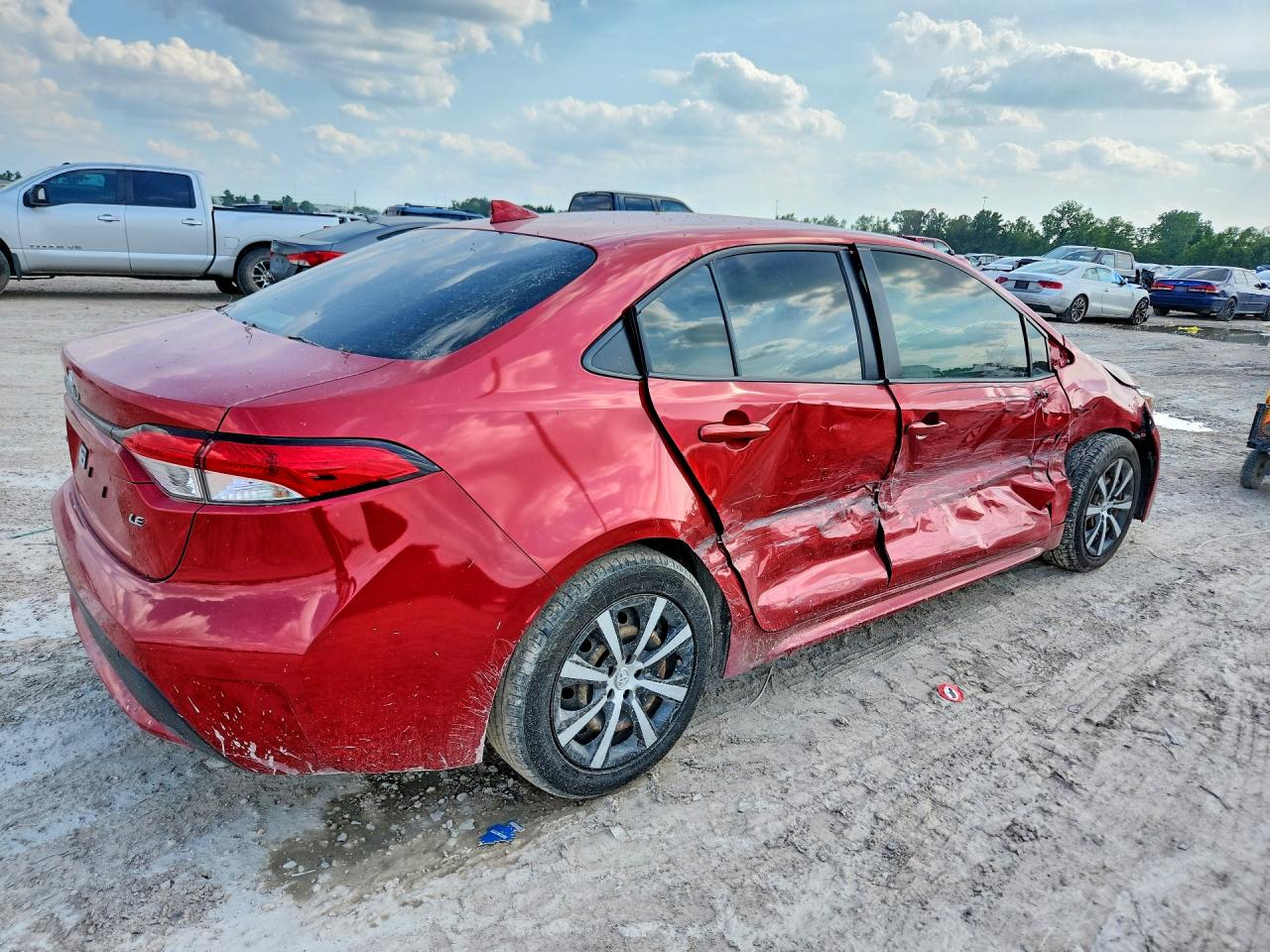 2020 Toyota Corolla Le Red vin: JTDEPRAE0LJ060276