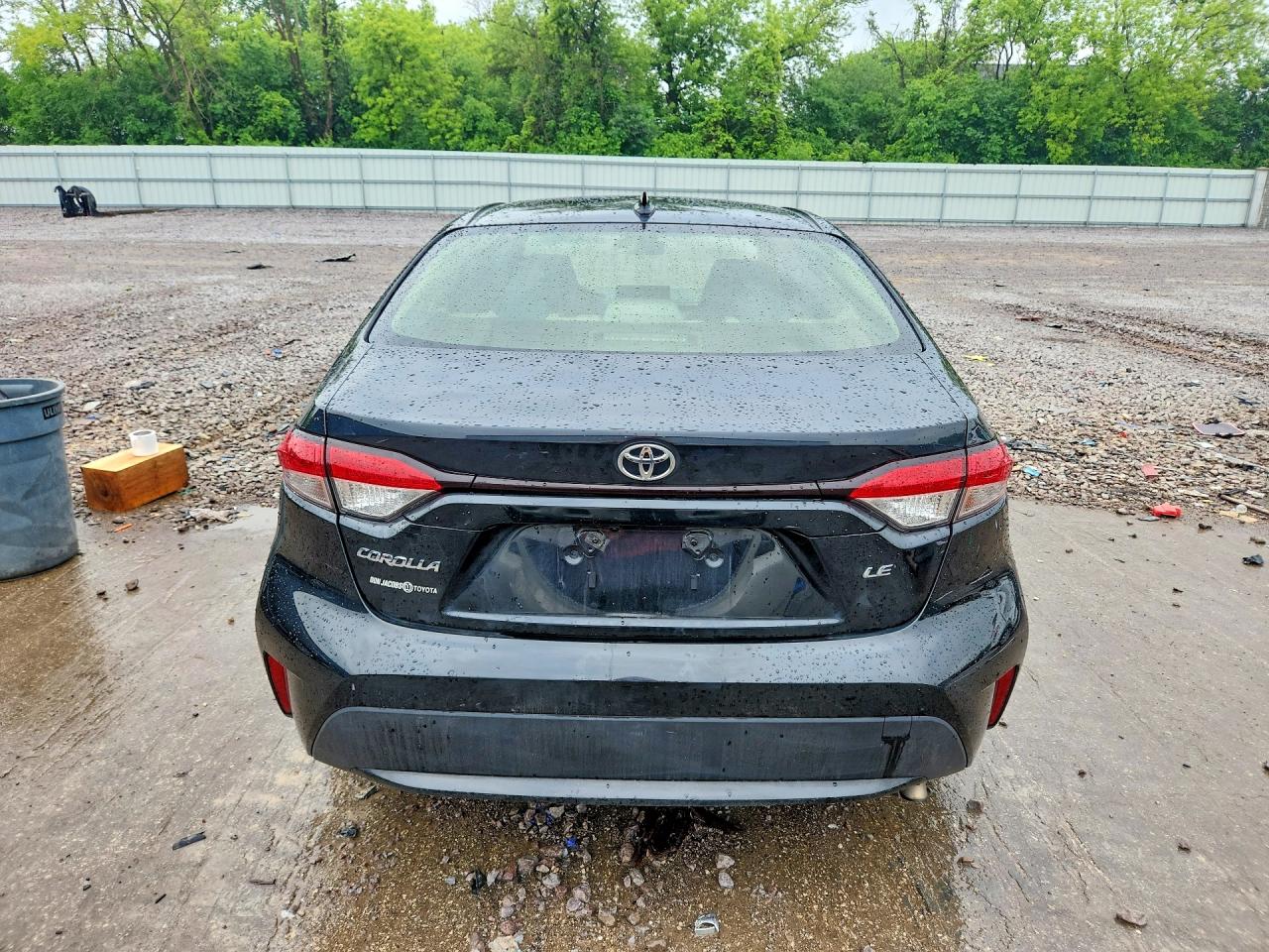 2020 Toyota Corolla Le Black vin: JTDEPRAE0LJ066384