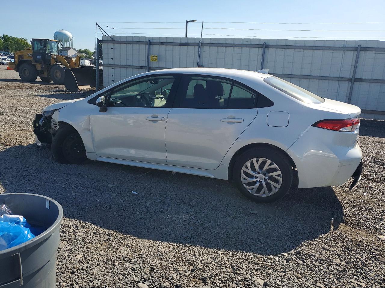 2020 Toyota Corolla Le White vin: JTDEPRAE0LJ105099