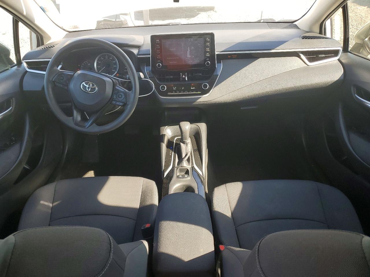 2020 Toyota Corolla Le White vin: JTDEPRAE0LJ105099