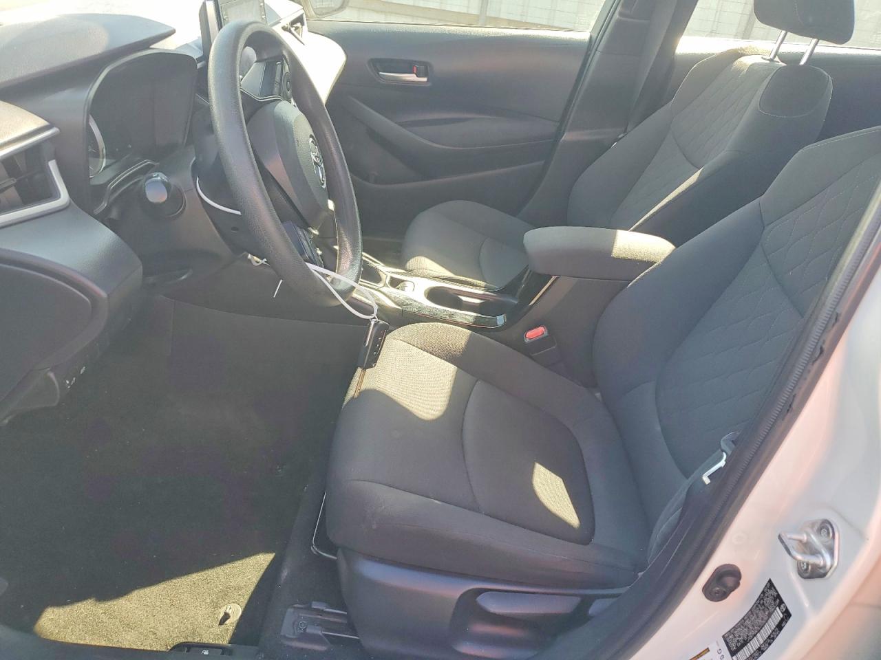 2020 Toyota Corolla Le White vin: JTDEPRAE0LJ105099
