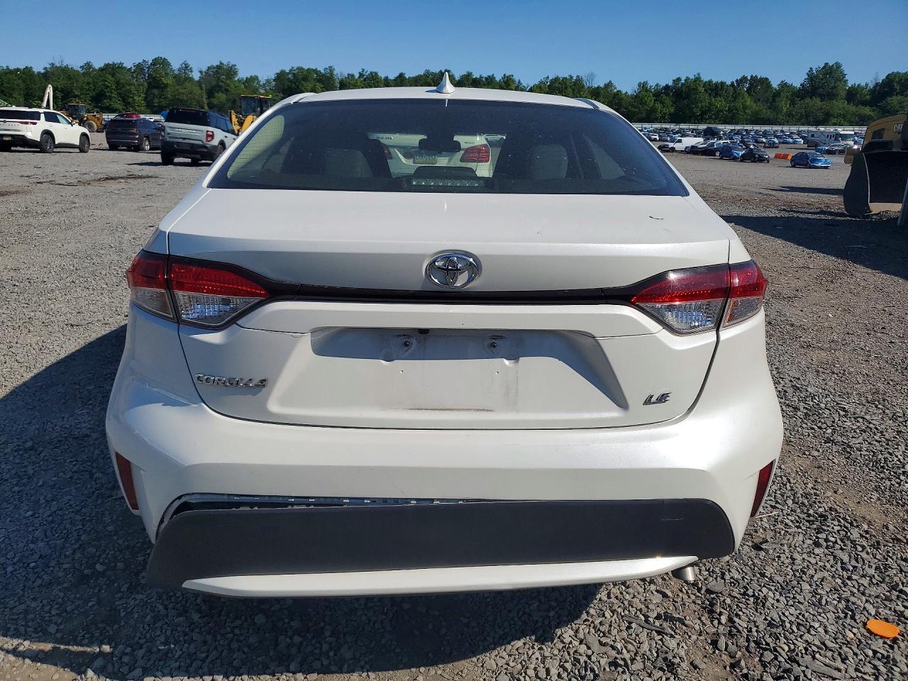 2020 Toyota Corolla Le White vin: JTDEPRAE0LJ105099