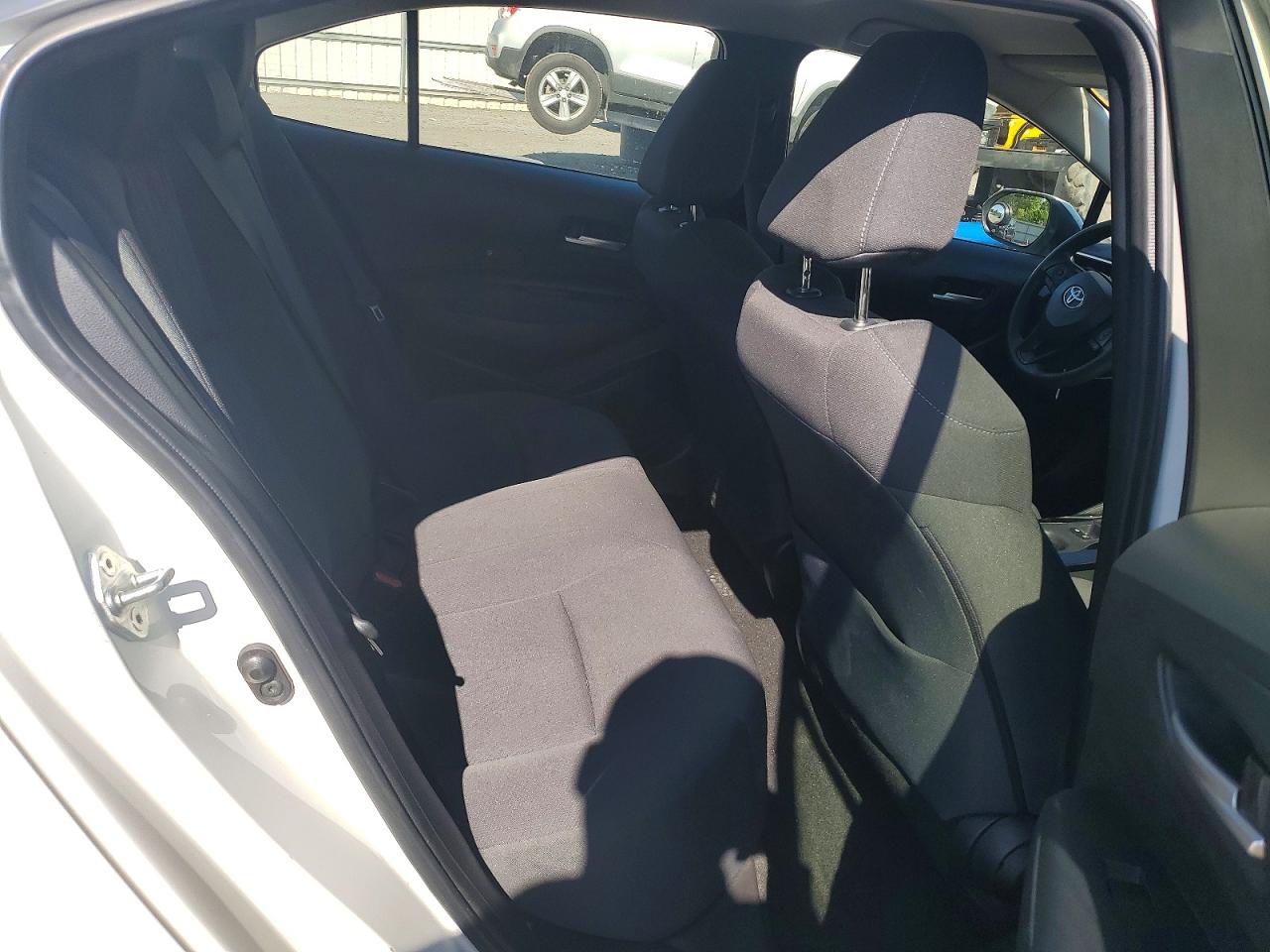 2020 Toyota Corolla Le White vin: JTDEPRAE0LJ105099