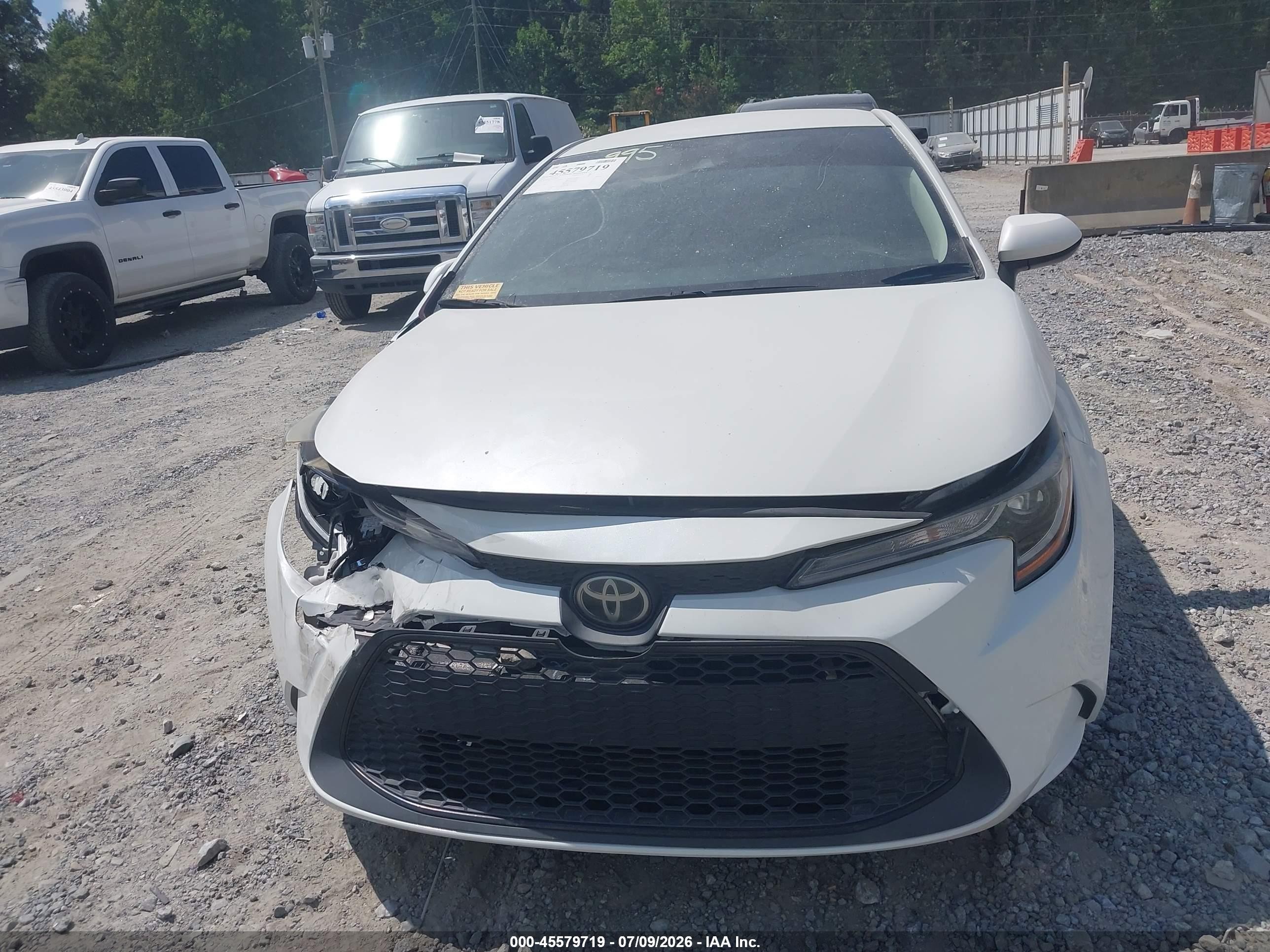 2020 Toyota Corolla Le White vin: JTDEPRAE1LJ009093