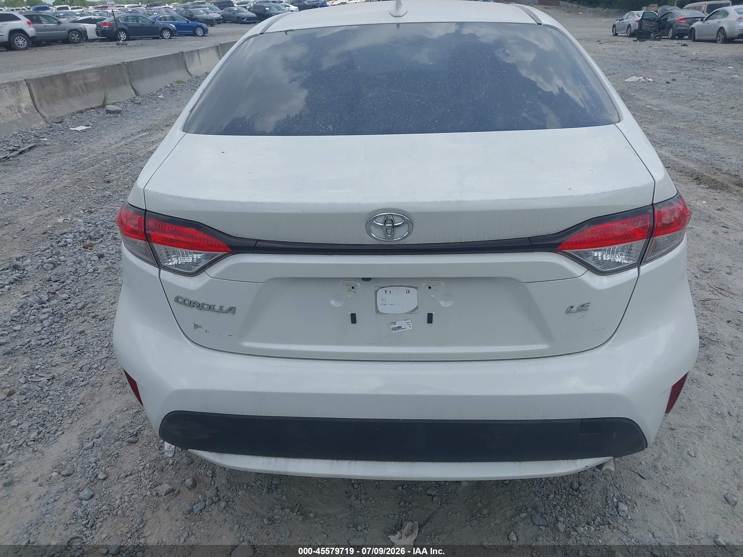 2020 Toyota Corolla Le White vin: JTDEPRAE1LJ009093