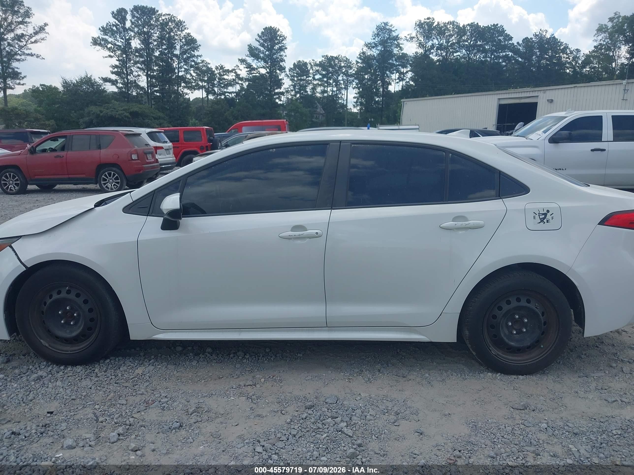 2020 Toyota Corolla Le White vin: JTDEPRAE1LJ009093