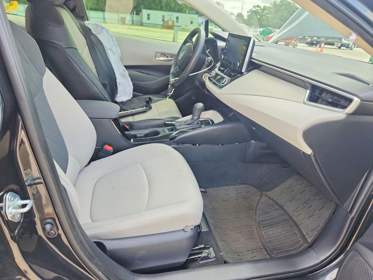2020 Toyota Corolla Le Black vin: JTDEPRAE1LJ011118