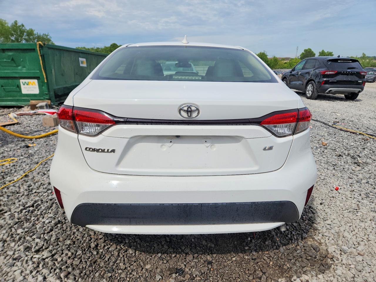 2020 Toyota Corolla Le White vin: JTDEPRAE1LJ028002