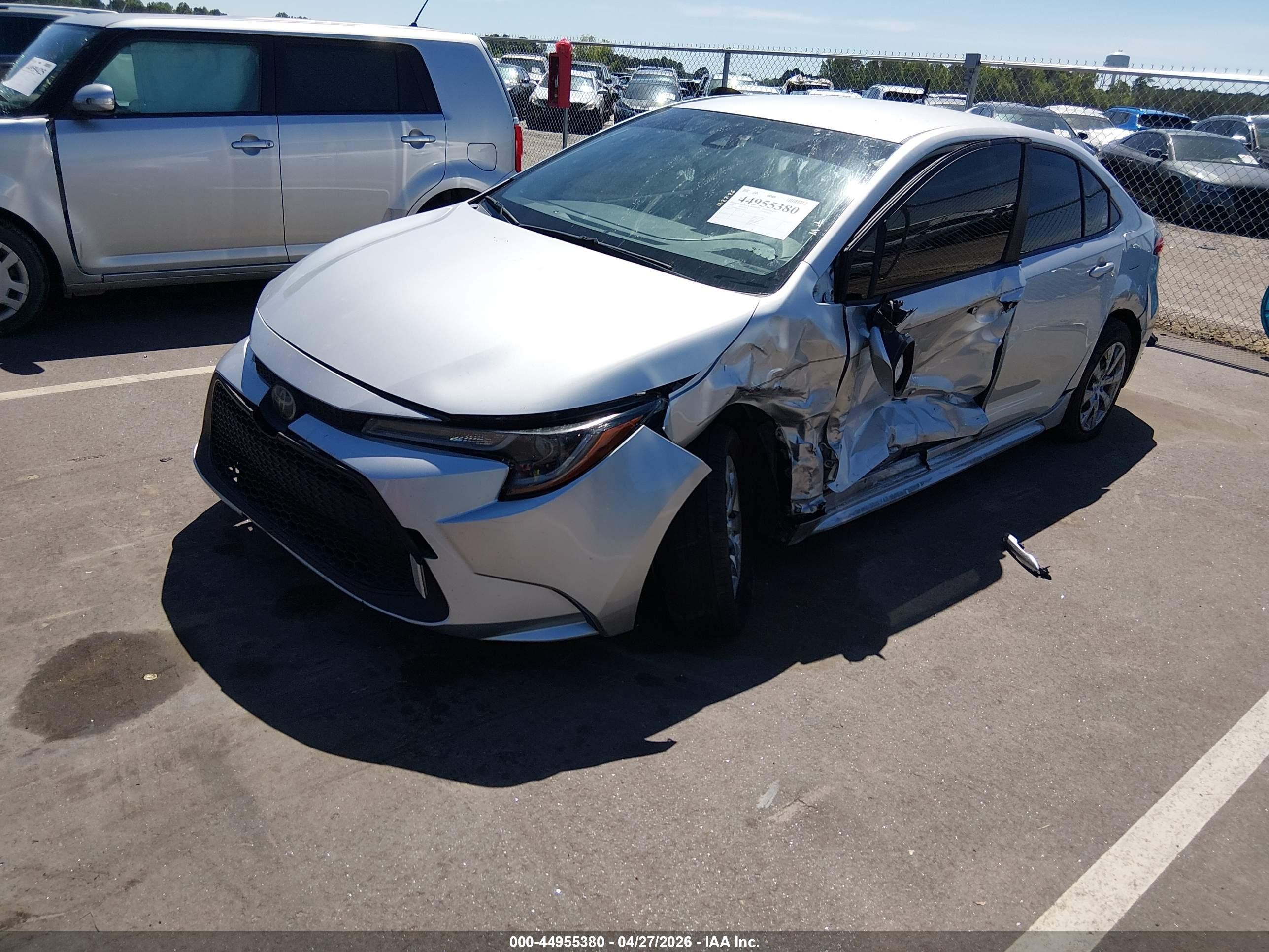 2020 Toyota Corolla Le Silver vin: JTDEPRAE1LJ030929