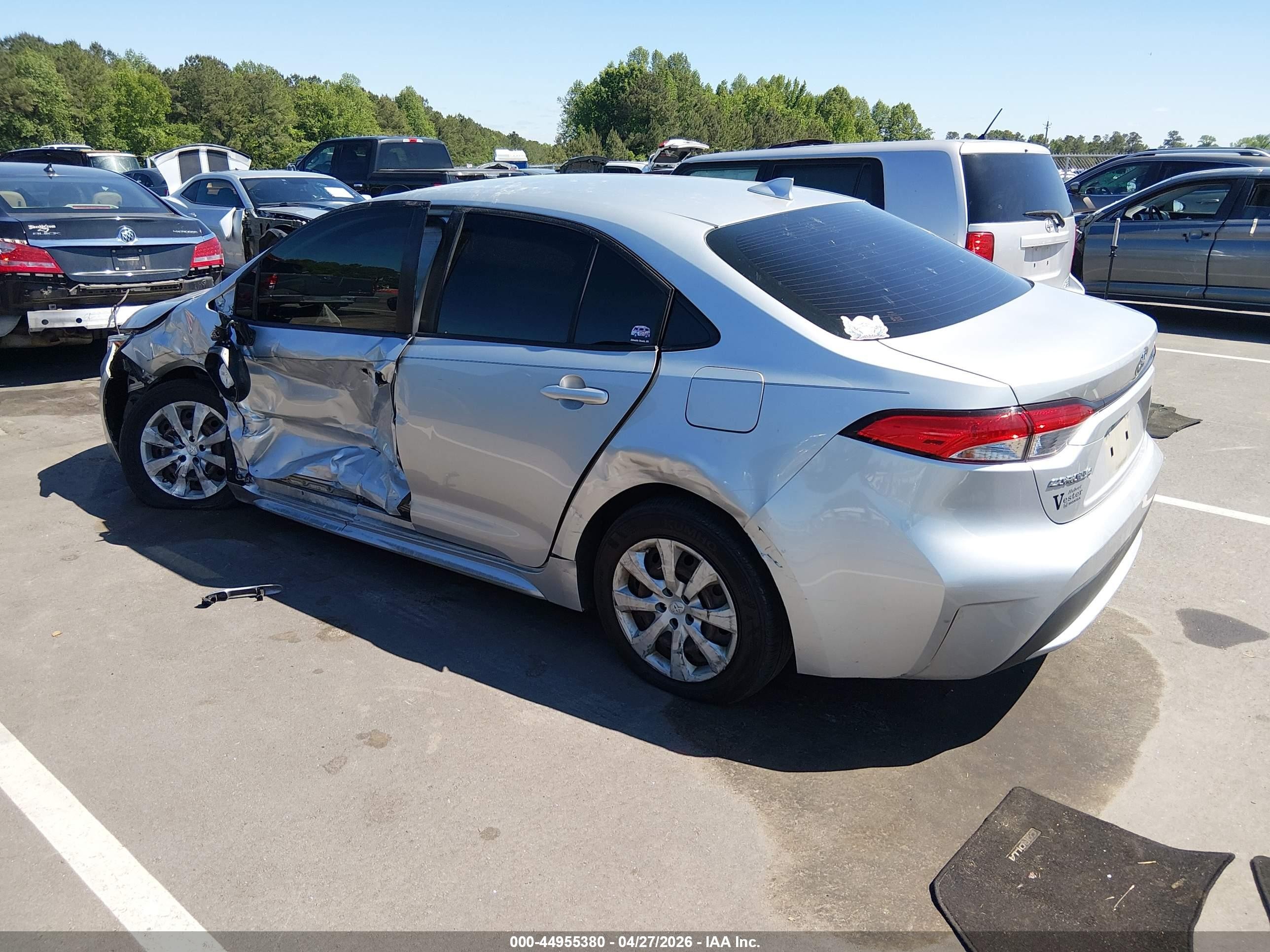 2020 Toyota Corolla Le Silver vin: JTDEPRAE1LJ030929